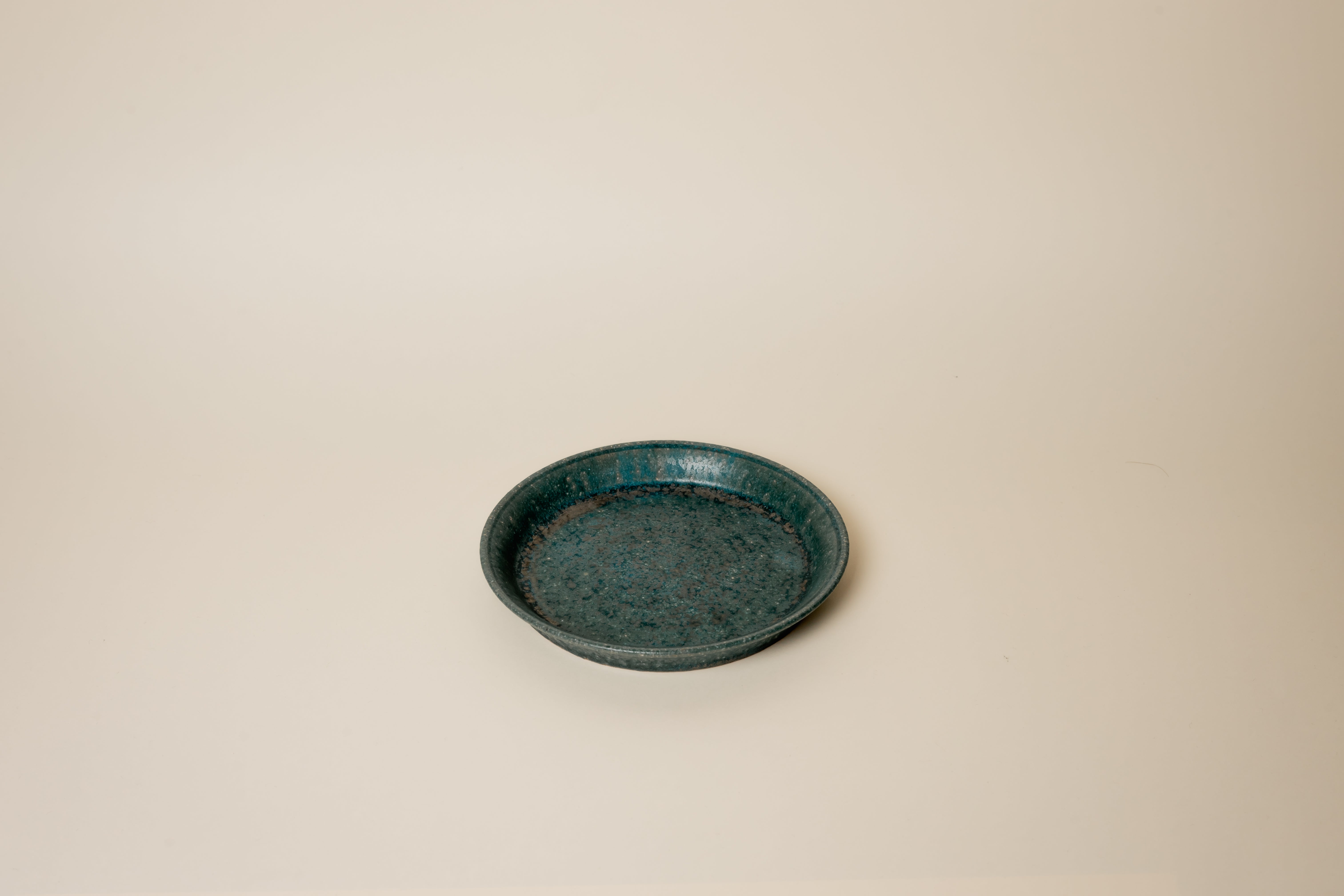 Kanae Fumiyama 15 cm — Rusted Green Plate – SUIFU JAPAN