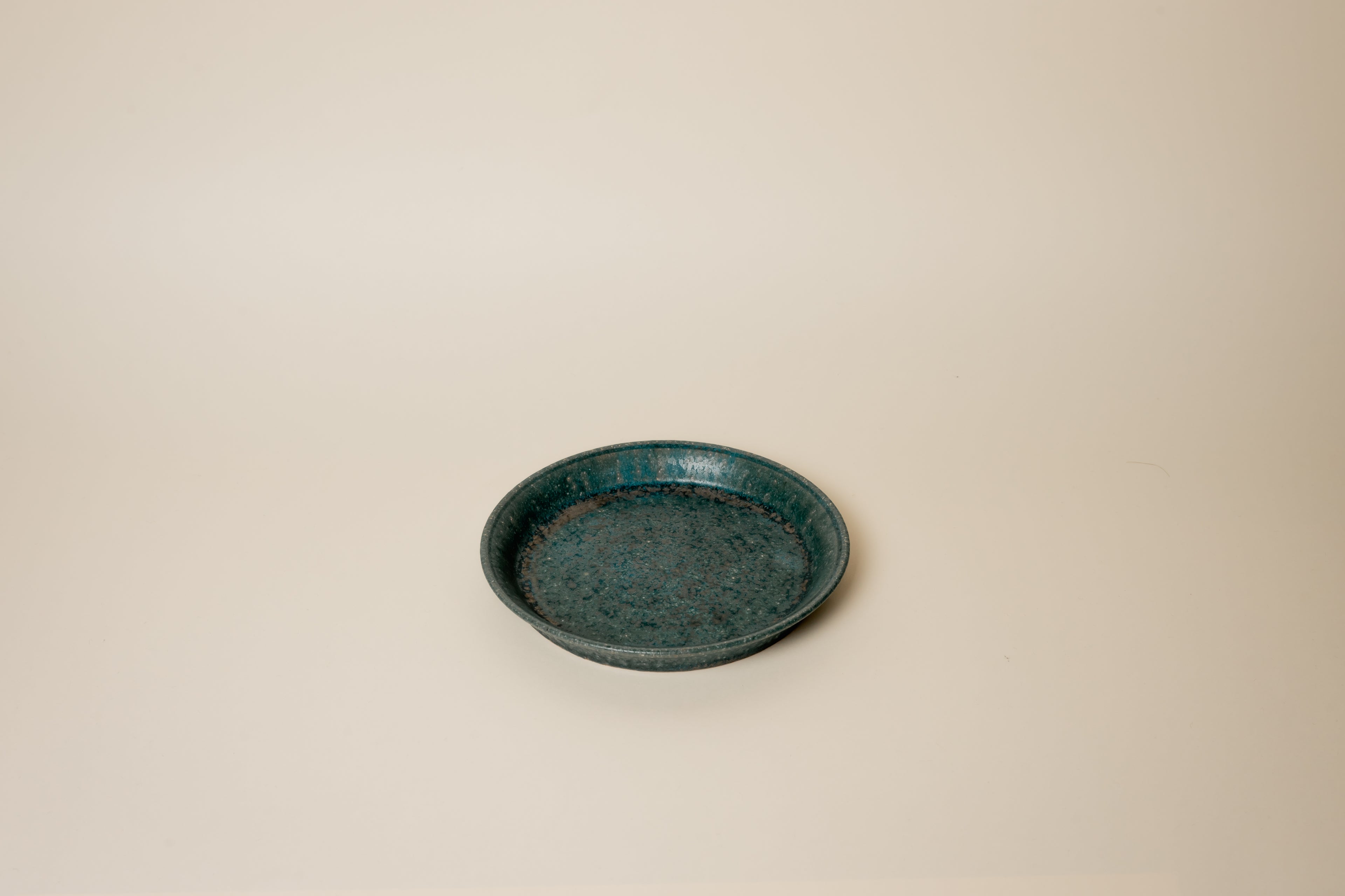 Kanae Fumiyama 15 cm — Rusted Green Plate