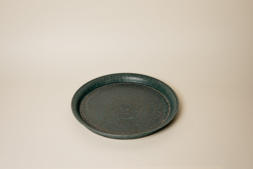 Kanae Fumiyama 24.8 cm — Rusted Green Plate