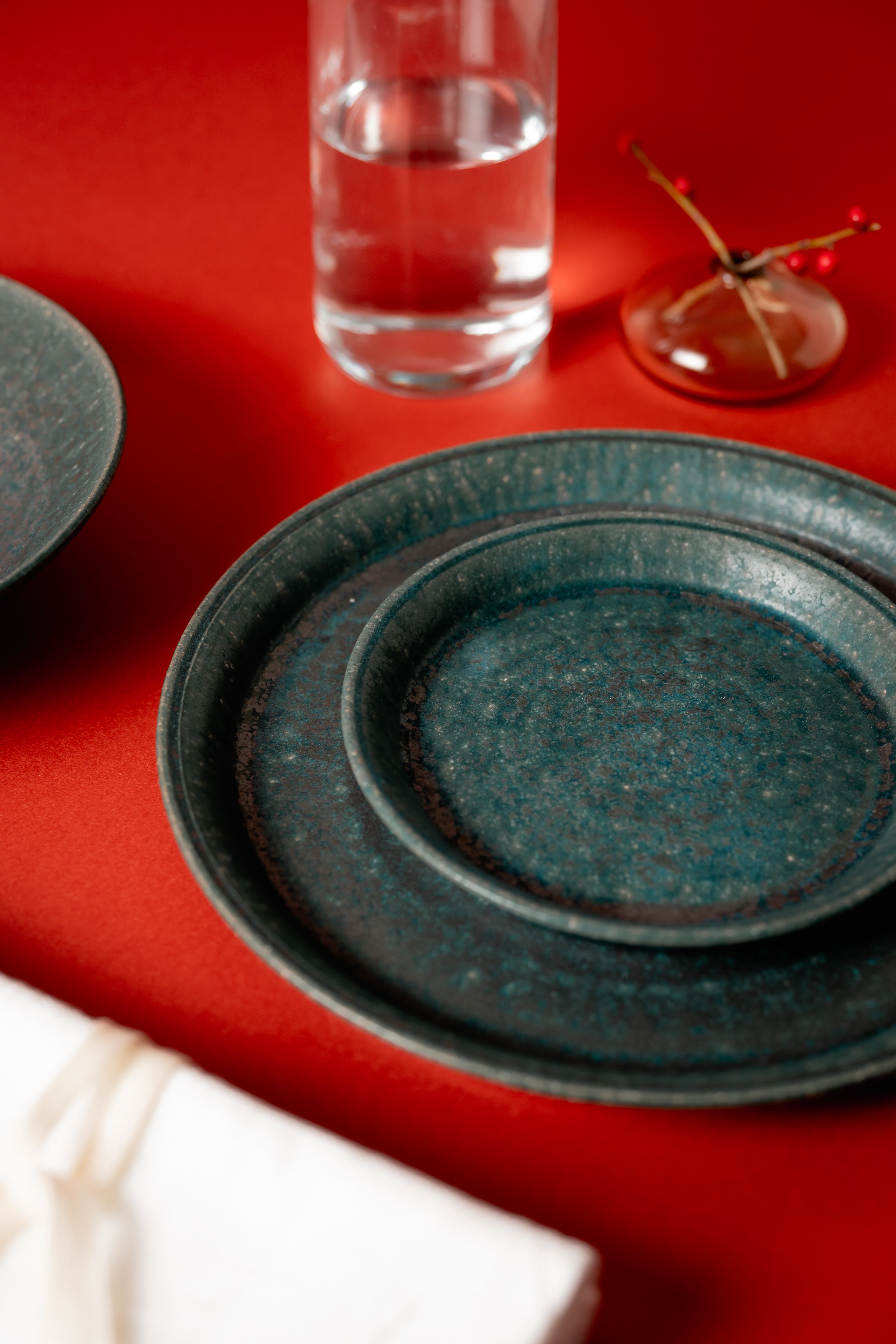 Kanae Fumiyama 24.8 cm — Rusted Green Plate